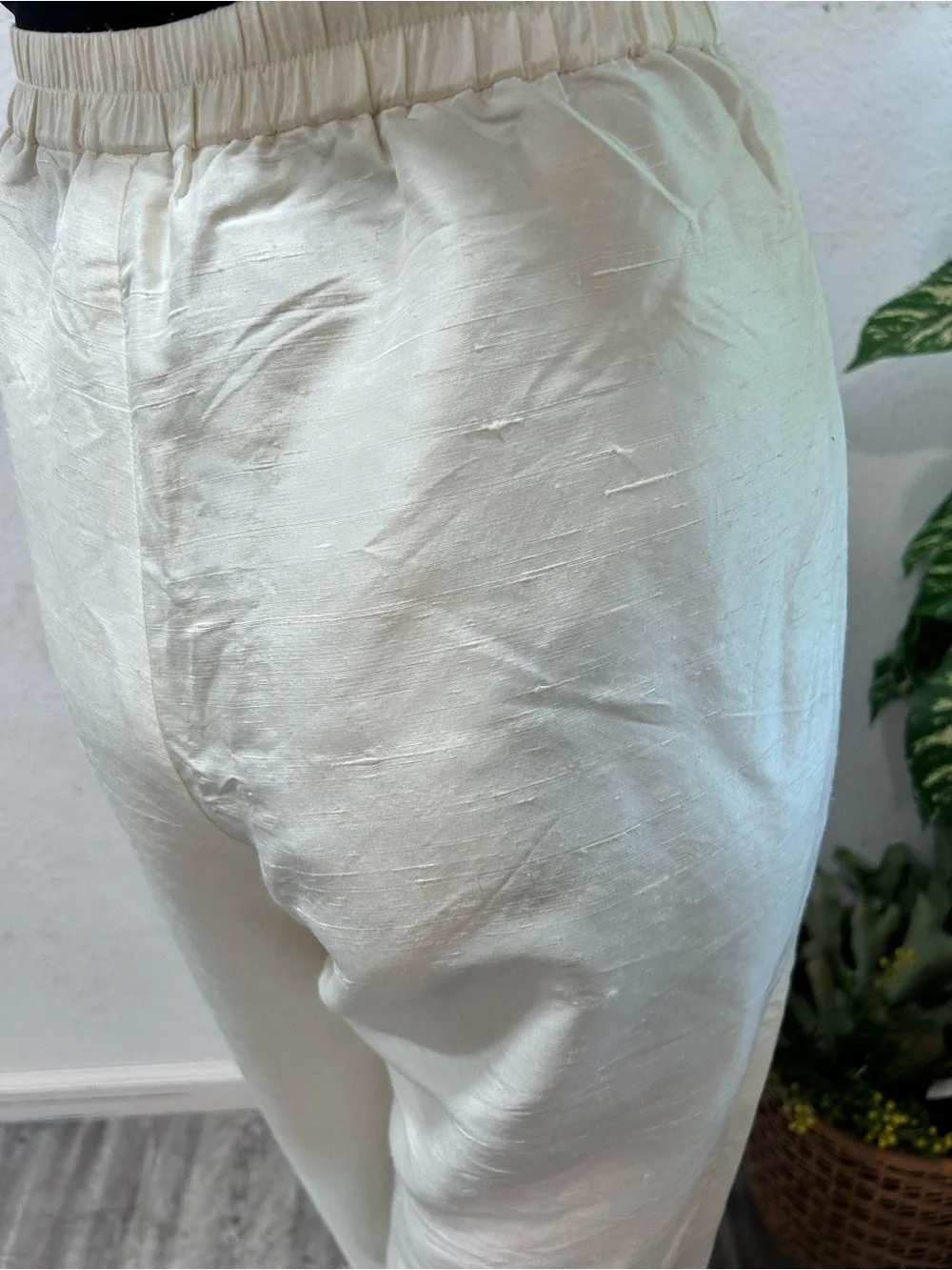 Neiman Marcus High-Rise Wide Leg Pants in Off-White